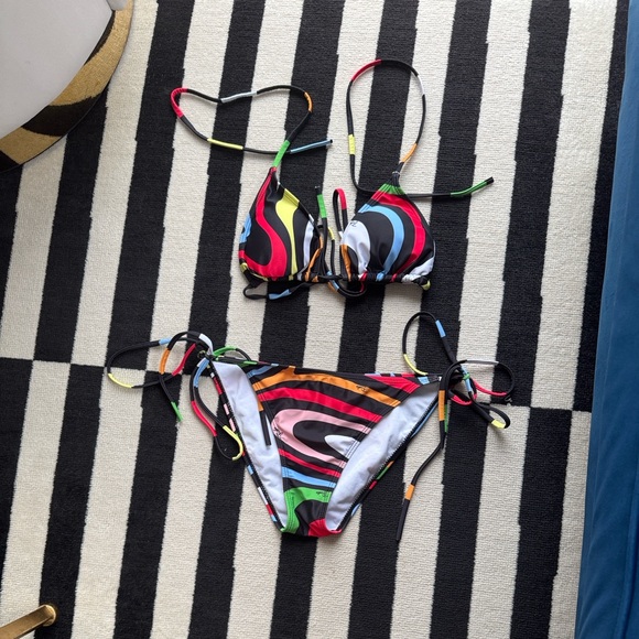 Women’s Red Black Marmo Swirl Bikini Set Size S - Picture 1 of 4